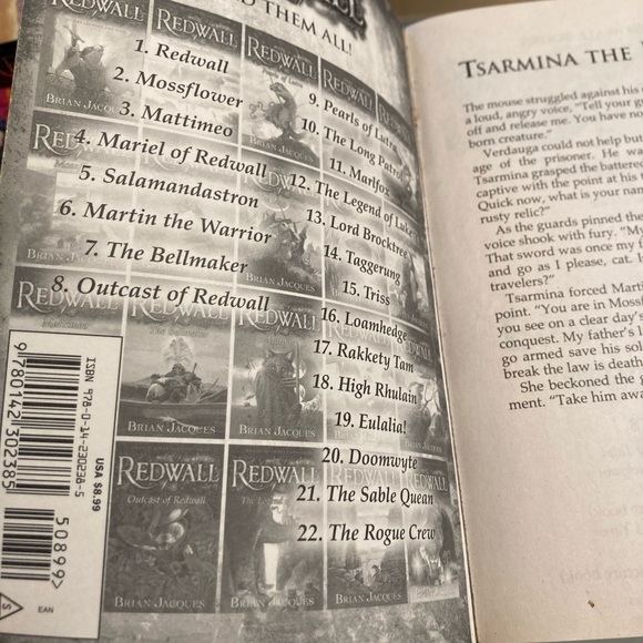 Redwall Mossflower by Brian Jacques, paperback - Picture 3 of 6